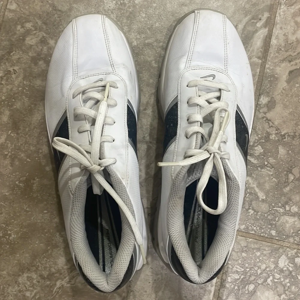 Nike Women's golf shoes‎ size 8.5